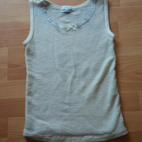 Kidcore Coquette Cream Tank w/ Bow - Picture 1 of 4